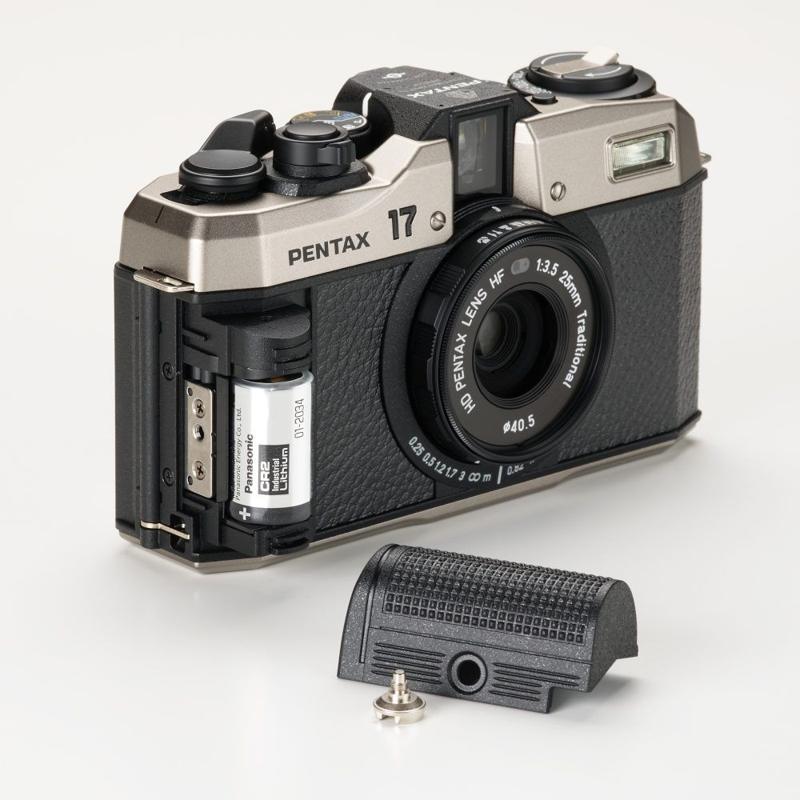 Foto 5 van Pentax 17 Analoge Compact Camera Dark Silver