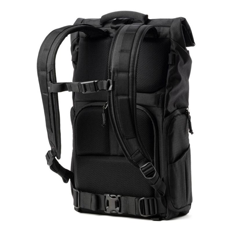 Foto 2 van Think Tank FocusPoint 30L Asphalt Black Rolltop Cameratas