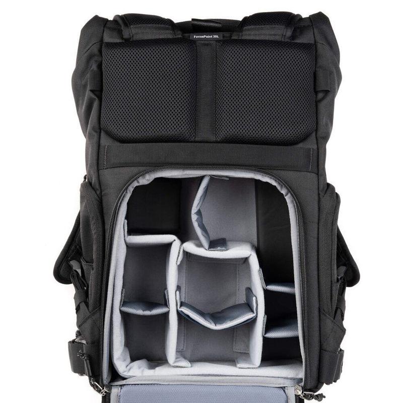 Foto 3 van Think Tank FocusPoint 30L Asphalt Black Rolltop Cameratas